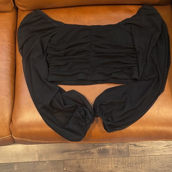 Hello Molly Black Crop Top Size Medium - Picture 3 of 3